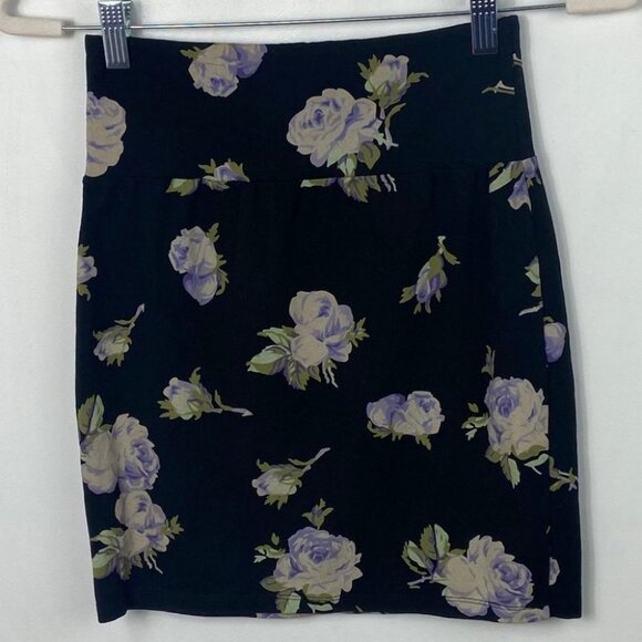 Aritzia Talula‎ Floral Mini Pencil Skirt Womens Size Medium Cotton Spandex Black - Picture 3 of 6